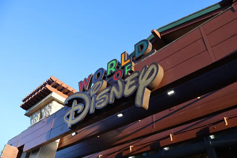 Letreiro da World of Disney no Disney Springs