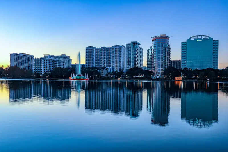 Skyline de Orlando vista do Lake Eola